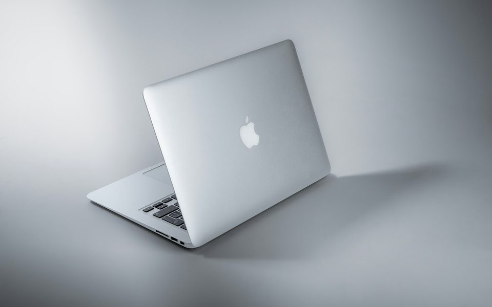 MacBook Neo: chiếc MacBook rẻ nhất của Apple dùng chip A18 Pro